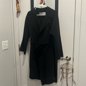 Intrend- WeekendMaxMara Black wool coat Size:8